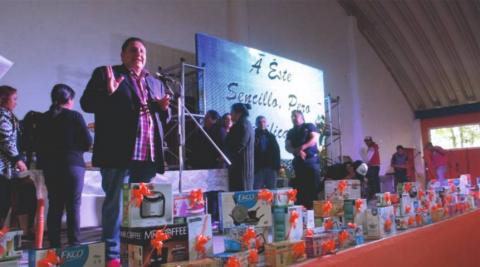 Alcalde de Tecopilco festejo en grande a las mamás en su día imagen 2