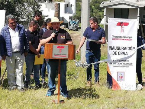 Alcalde entrega 441 ml de electrificación en las calles Carranza y la Joya imagen 2