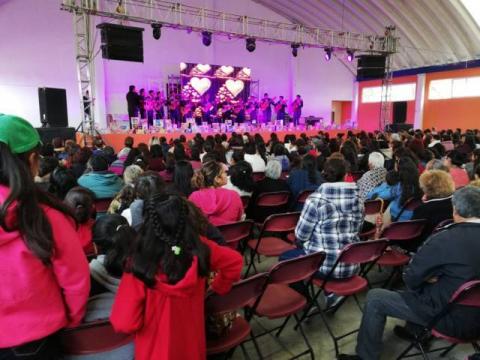Alcalde de Tecopilco festejo en grande a las mamás en su día imagen 3