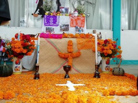 El DIF municipal fomenta la tradición de Día de Muertos con concurso de ofrendas imagen 1