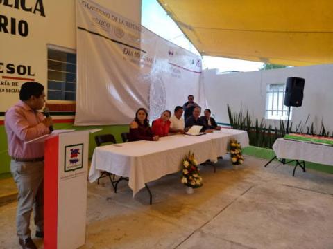 Oscar Vélez consolida más acciones para Tequexquitla imagen 2