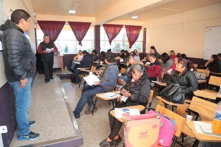 Docentes participan en jornada de formación para entrenadores de matemáticas