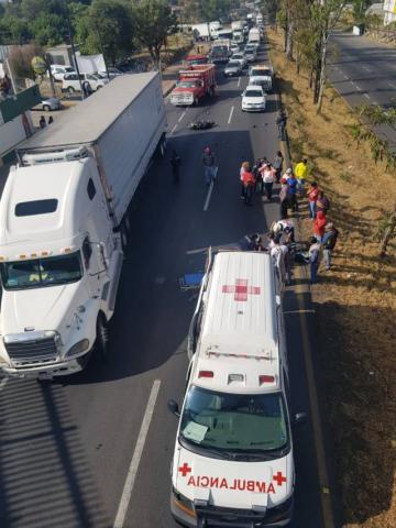 Tráiler arrolla a motociclista sobre la carretera Tlaxcala- Apizaco imagen 4