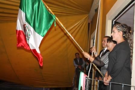 Encabezó Anabell Ávalos Grito de Independencia en Atempan y Tepehitec imagen 2