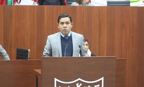 Omar Milton lamenta difamación contra de Minerva Hernández