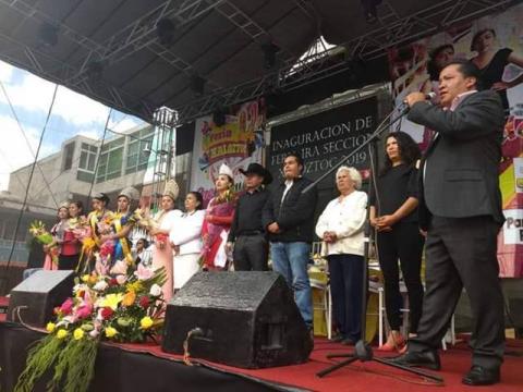 Alcalde corono a “Alejandra I” como reina de la feria de la 1ra sección imagen 4