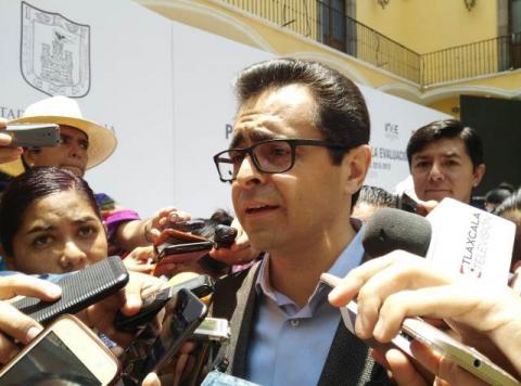 Niega Manuel Camacho uso electorero del programa de becas