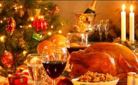 Recomiendan moderar consumo de comida y bebida en estas fiestas