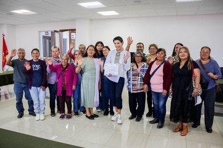 Blanca Angulo impulsa capacitación digital para artesanos de Chiautempan