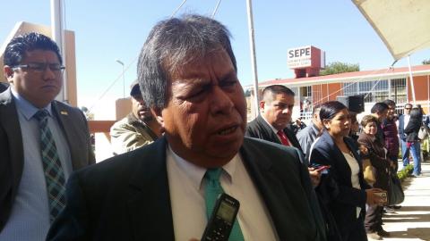 Se le chispoteo y deja plantado a Marco Mena