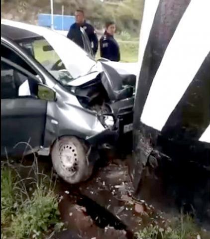 Choque contra muro sobre la carretera Apizaco- Chiautempan