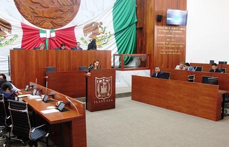 Presentan Sandra Corona Ley de Adopciones para Tlaxcala