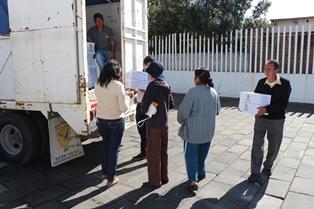 Entrega SMDIF despensas a sectores vulnerables imagen 1