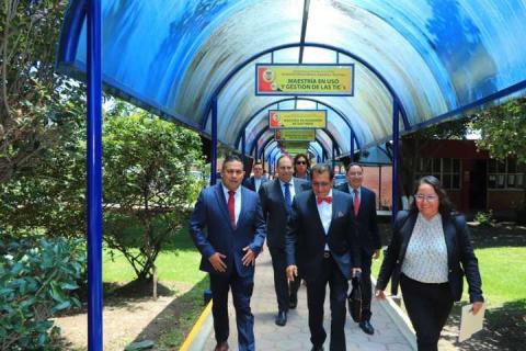 La UATx seguirá competitiva con su oferta educativa en Ciencias Básicas: Rector imagen 2