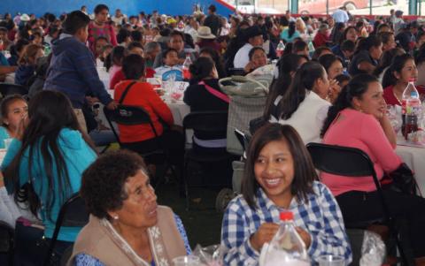 Celebra ayuntamiento de Teacalco a las mamás imagen 4