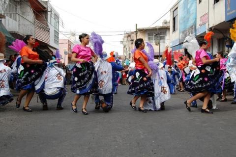 "Flor de Chiautempan" triunfadora del Concurso Estatal de Camadas de Huehues imagen 3