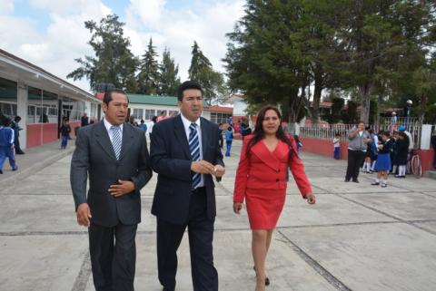 Construye ayuntamiento capitalino techumbre en escuela de Cuauhtelulpan imagen 4
