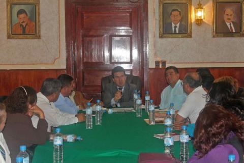 Atiende alcalde Adolfo Escobar demandas de comerciantes del mercado Emilio Sánchez Piedras