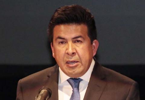 Crítica frena a gobernantes a no excederse en funciones