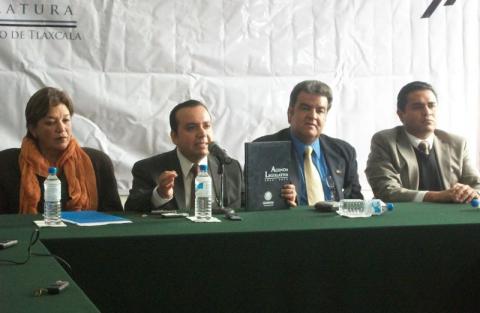 Al cuarto para la hora presenta PAN Agenda Legislativa
