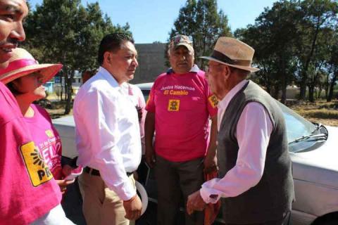 Seguridad, servicios y empleo, principales demandas de Apetatitlán: Eloy Reyes imagen 2