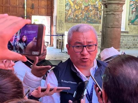 Mínimo el número escuelas que han rechazado el uniforme único