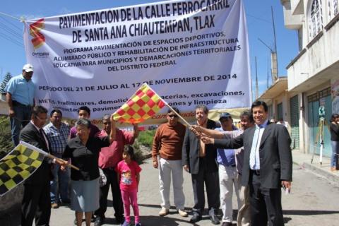 Arrancó la obra de pavimentacion de la Avenida Ferrocarril Oriente y Poniente de Santa Ana imagen 1