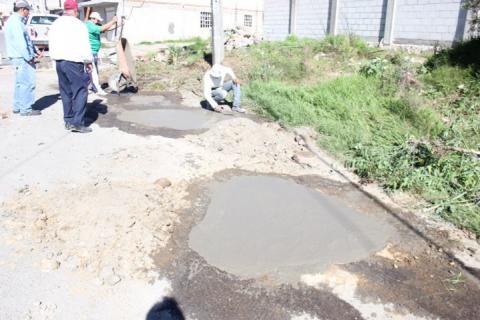 Más de 800 metros cuadrados de bacheo en Chiautempan imagen 2