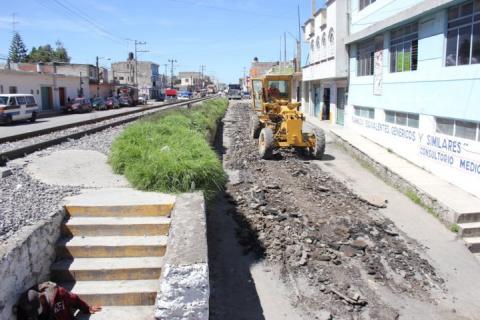 Arrancó la obra de pavimentacion de la Avenida Ferrocarril Oriente y Poniente de Santa Ana imagen 3