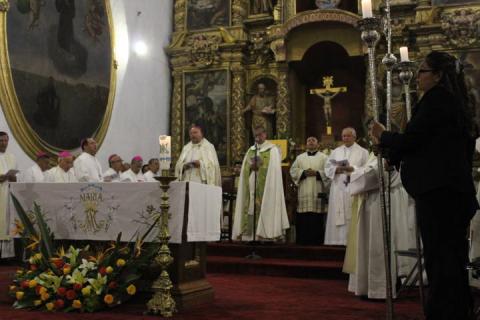 Primeras vísperas de Mons. Aquino imagen 1
