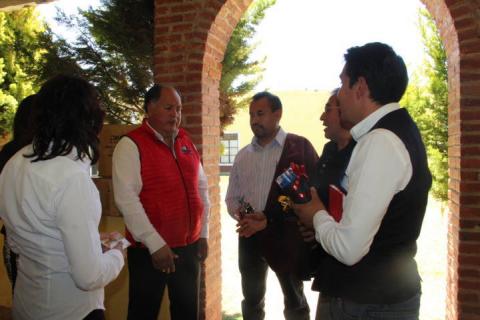 Ayuntamiento de Atlangatepec festejo a los Maestros en su día imagen 3