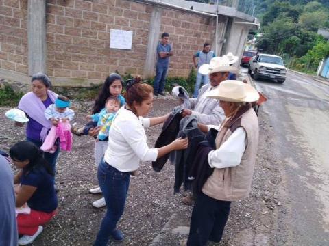 Axocomanitla entrega apoyo a daminificados imagen 3