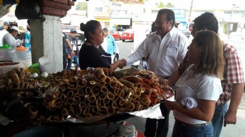 Visitó Francisco Román mercado municipal de Zacatelco imagen 5