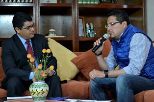Con éxito expone Julio Álvarez García propuestas imagen 1