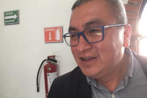 Dejan en ridículo a mandadero de Sánchez Anaya
