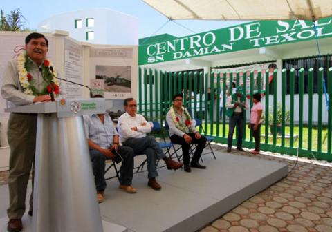 Inauguran Centro de Salud en el municipio de Texoloc