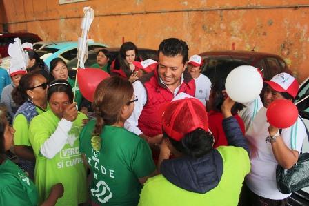 Propone Ramírez abrir más mercado a artesanías tlaxcaltecas