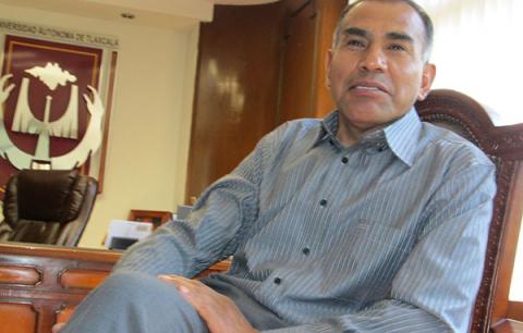 Ni se descarta ni se apunta el Rector para diputación