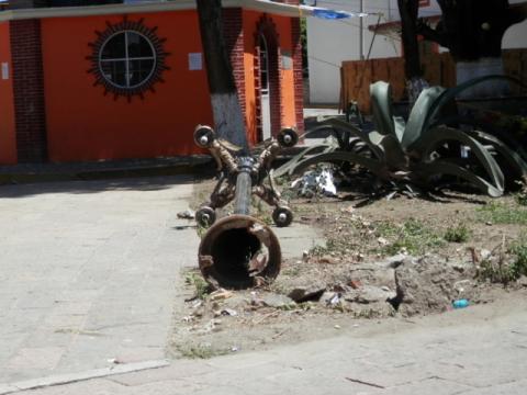 Toman alcaldía de Texoloc en protesta por destrucción de quiosco imagen 8