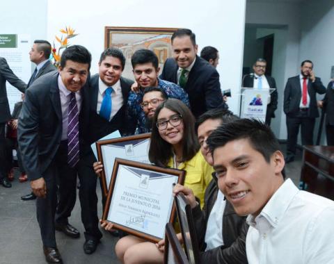 Entrega Adolfo Escobar Premio Municipal de la Juventud 2016 imagen 2