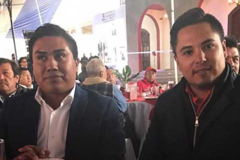 Asiste alcalde de Tequexquitla a informe en Atlangatepec