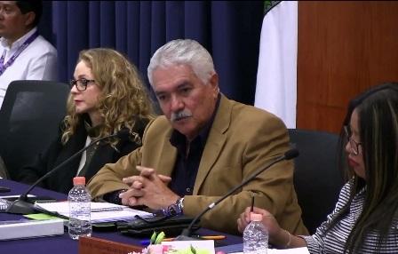 Titular de la SIA aprovecha comparecencia para pedir más dinero