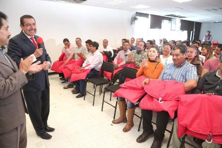 Sepe entrega uniformes a agrupaciones musicales imagen 2