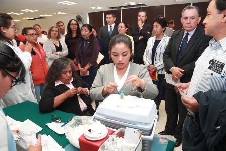 Acercan servicios médicos preventivos a personal educativo