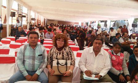 Regidores de Tzompantepec presentes en el Día del Artesano imagen 1