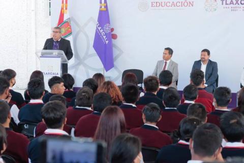 Entrega de equipamiento a planteles CECyTE-EMSAD y becas Santander 2022 imagen 2
