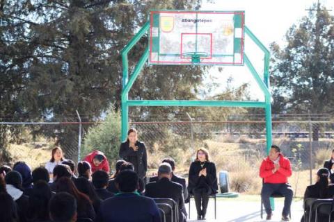 Inaugura Ayuntamiento de Atlangatepec techumbre en el EMSaD 07 Jesús Horacio Cano Ríos imagen 19