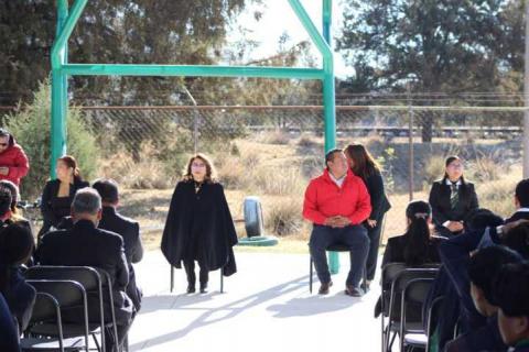 Inaugura Ayuntamiento de Atlangatepec techumbre en el EMSaD 07 Jesús Horacio Cano Ríos imagen 17