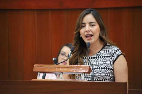 Miriam Martínez vota en contra del “Plan B” electoral